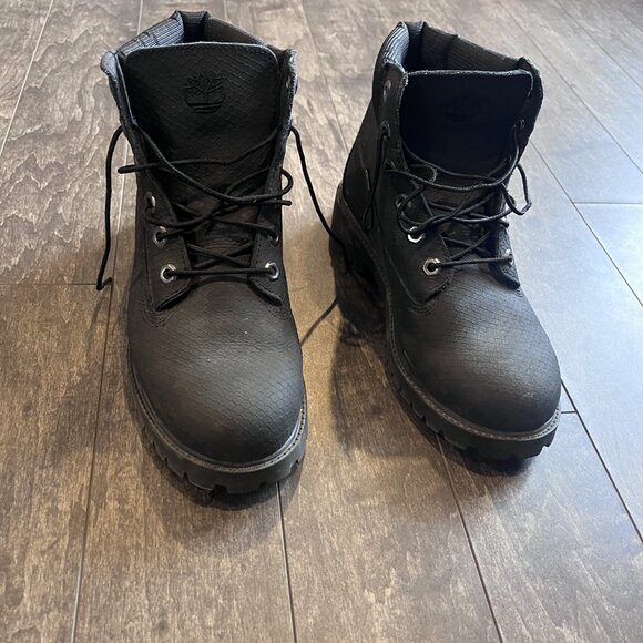 Timberland Waterproof Boots - Fits Boys 5.5 or Ladies 7-7.5 - Picture 2 of 3